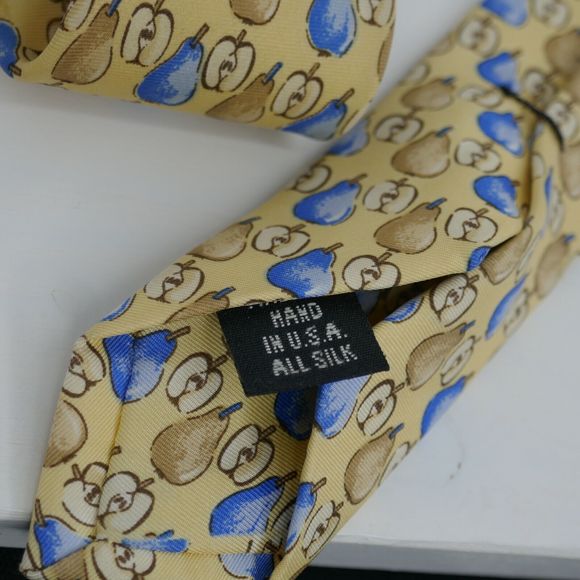 Vintage Burberry Pear Apple Silk Tie Yellow Made In USA 61 x 3.75 inches - Picture 5 of 7